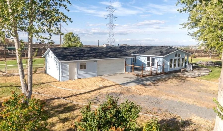 63208 N Whan Rd, Benton City, WA 99320 - 3 Beds, 2 Bath