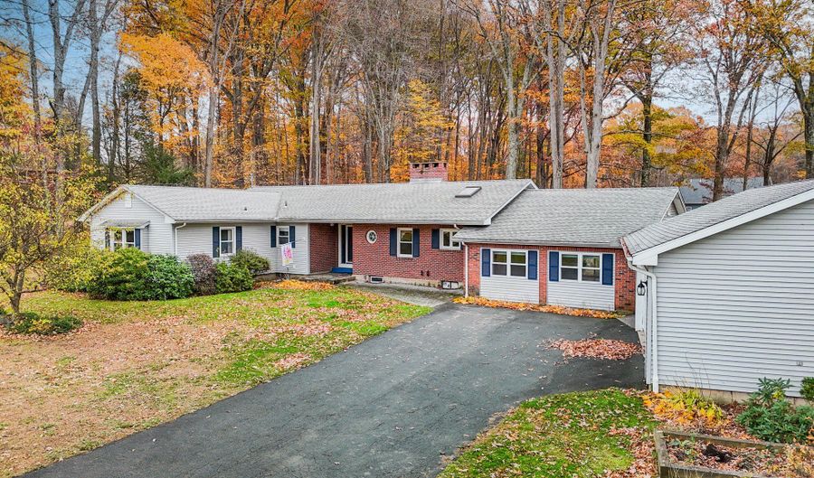 23 Loeffler Rd, Bloomfield, CT 06002 - 4 Beds, 3 Bath