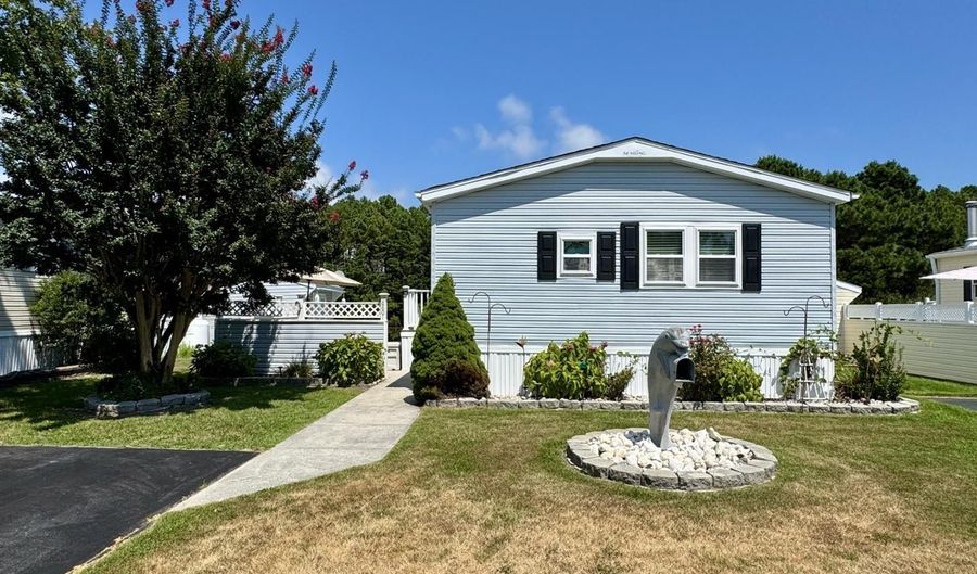 8801 BAY RIDGE Dr, Berlin, MD 21811 - 2 Beds, 1 Bath