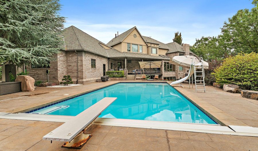 9481 N 3830 W, Cedar Hills, UT 84062 - 6 Beds, 6 Bath