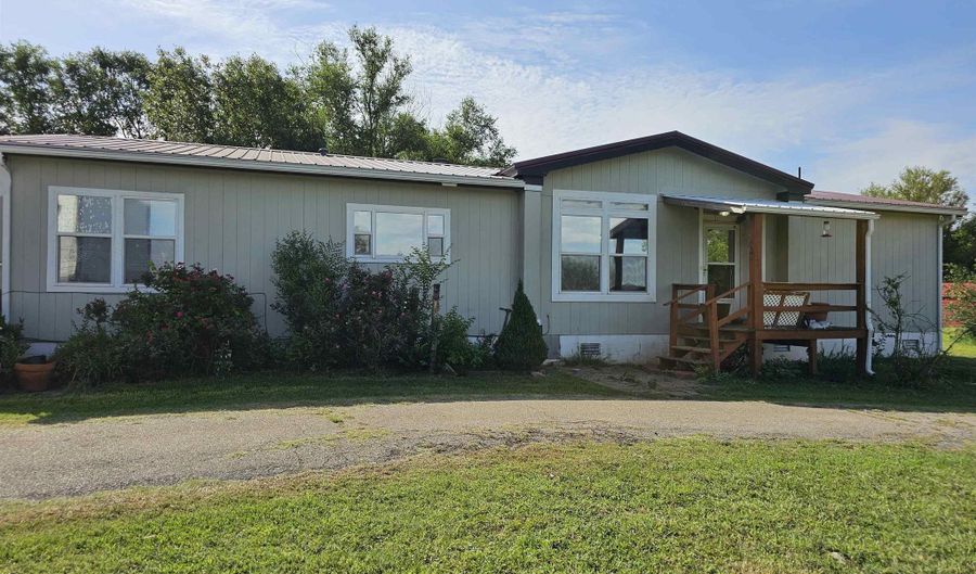 33017 77th, Arkansas City, KS 67005 - 3 Beds, 2 Bath