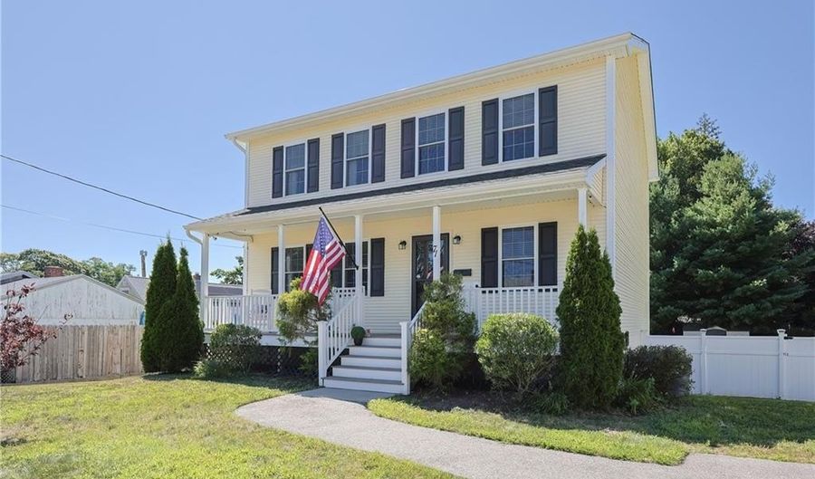 71 Francis Ave, East Providence, RI 02915 - 3 Beds, 3 Bath
