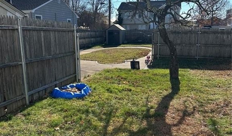 14 New Hampshire St, Cranston, RI 02920 - 4 Beds, 2 Bath