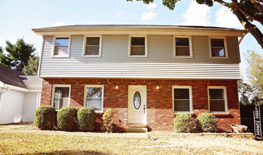 117 Mill St, Bedford, IN 47421 - 4 Beds, 3 Bath