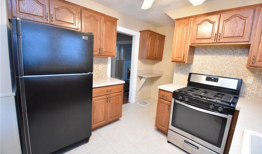 1660 Glenmount Ave, Akron, OH 44301 - 3 Beds, 1 Bath