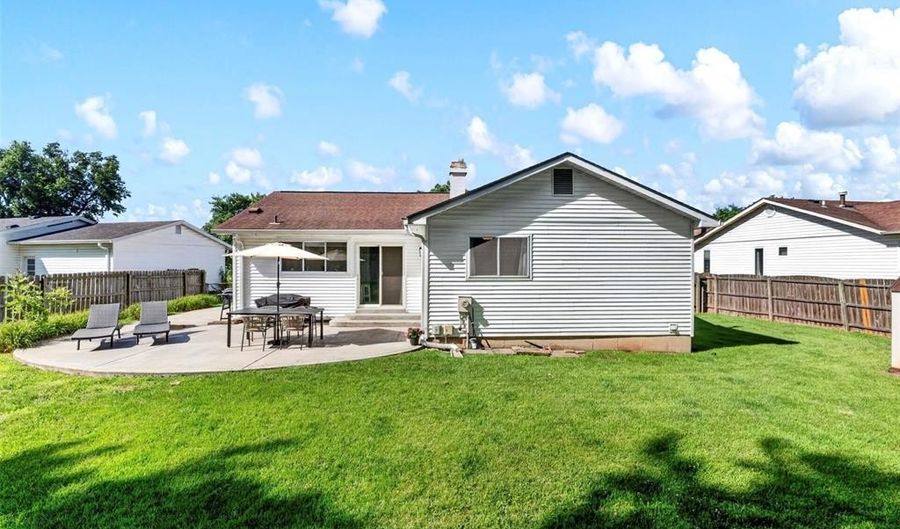 375 Novara Dr, Ballwin, MO 63021 - 3 Beds, 2 Bath