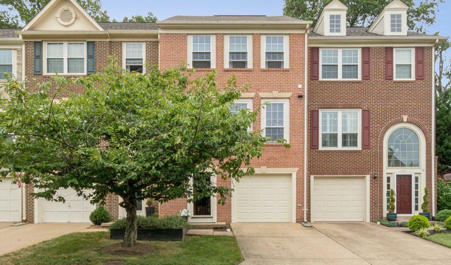 1253 QUAKER HILL Dr, Alexandria, VA 22314 - 3 Beds, 4 Bath
