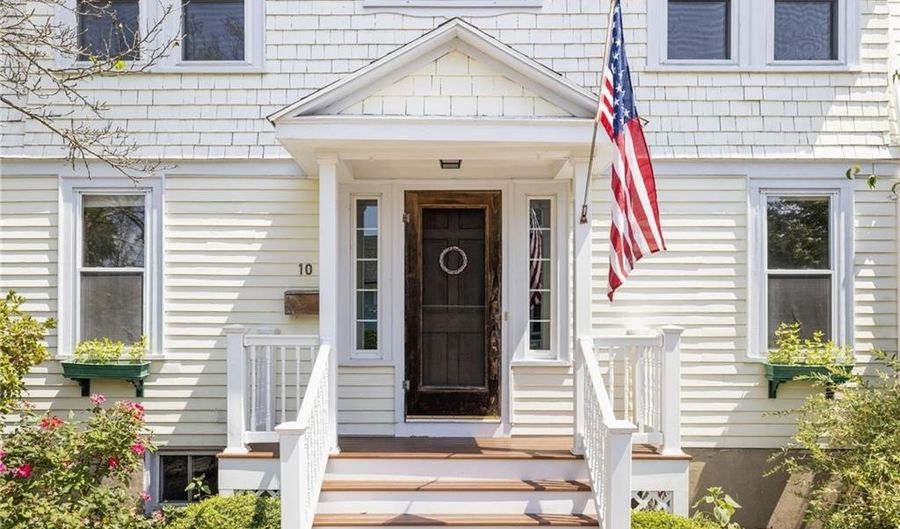 10 Eustis Ave, Newport, RI 02840 - 3 Beds, 2 Bath