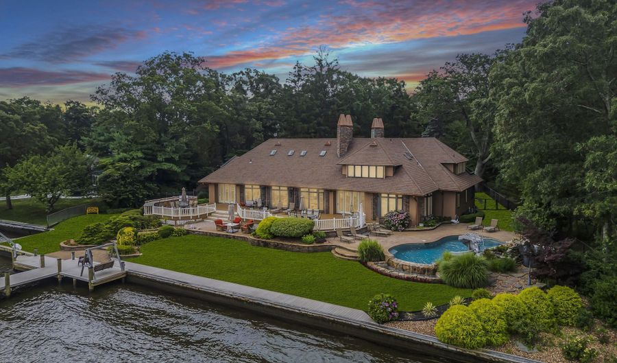 99 Holly Ln, Bayville, NJ 08721 - 4 Beds, 5 Bath