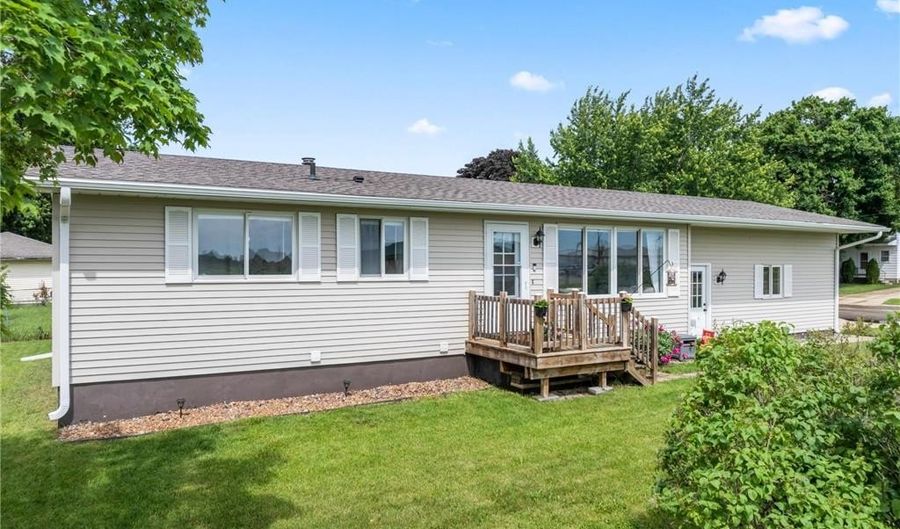 2120 1st Ave SE, Austin, MN 55912 - 2 Beds, 2 Bath