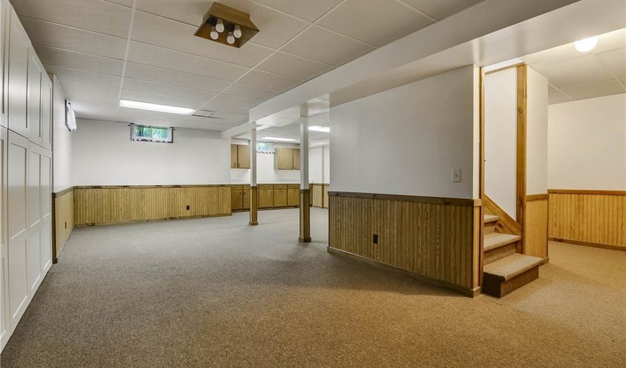 6720 S Shore Dr, Altoona, WI 54720 - 4 Beds, 3 Bath