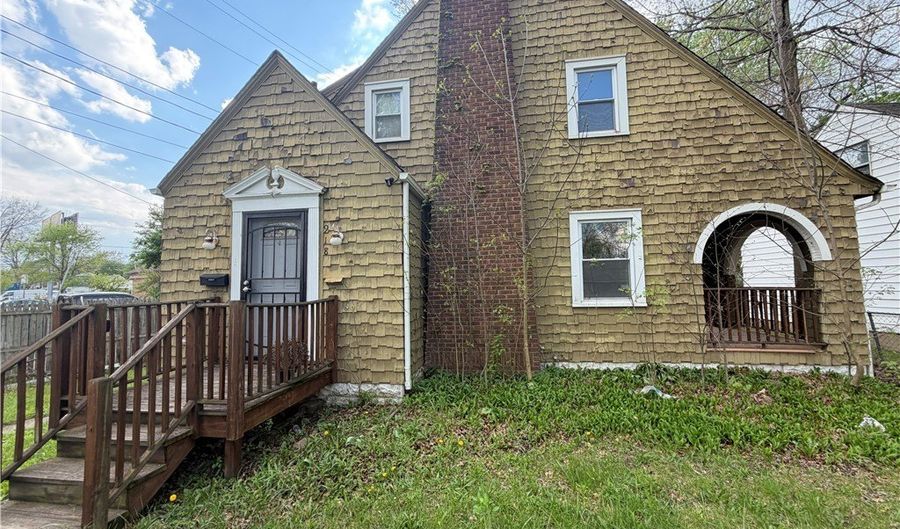 918 Frederick Blvd, Akron, OH 44320 - 3 Beds, 1 Bath