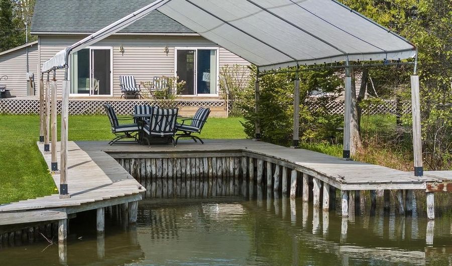 8018 Lake St, Alanson, MI 49706 - 3 Beds, 2 Bath