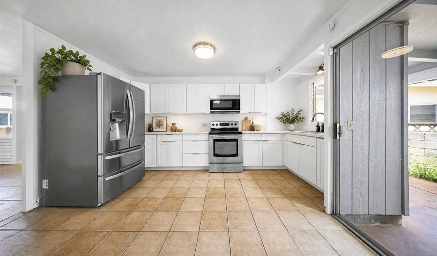 91-820 Lipaki Pl, Ewa Beach, HI 96706 - 5 Beds, 3 Bath