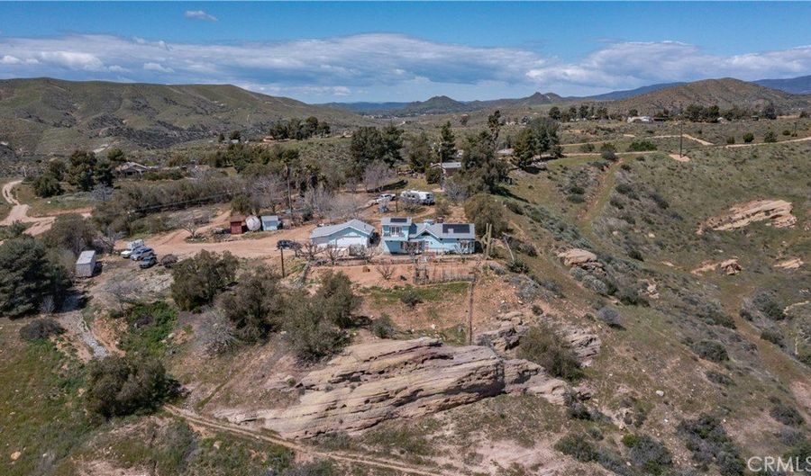 30090 Briggs Rd, Agua Dulce, CA 91390 - 3 Beds, 3 Bath