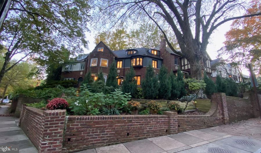 4402 RESERVOIR Rd NW, Washington, DC 20007 - 4 Beds, 4 Bath