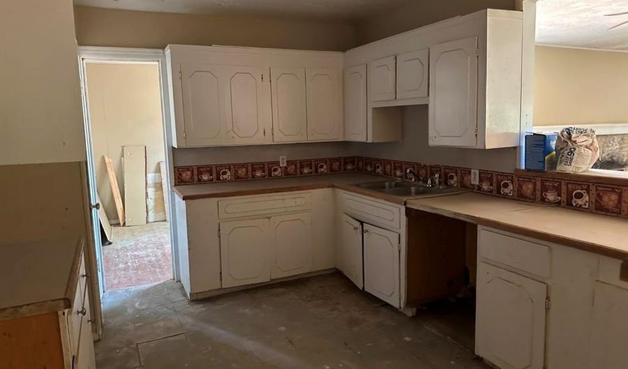 2101 Jeanette St, Abilene, TX 79602 - 2 Beds, 2 Bath
