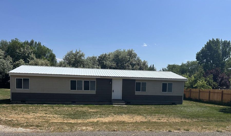 487 W 45 N, Burley, ID 83318 - 4 Beds, 2 Bath