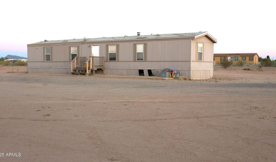 49815 N EAGLE VIEW Dr, Aguila, AZ 85320 - 3 Beds, 2 Bath
