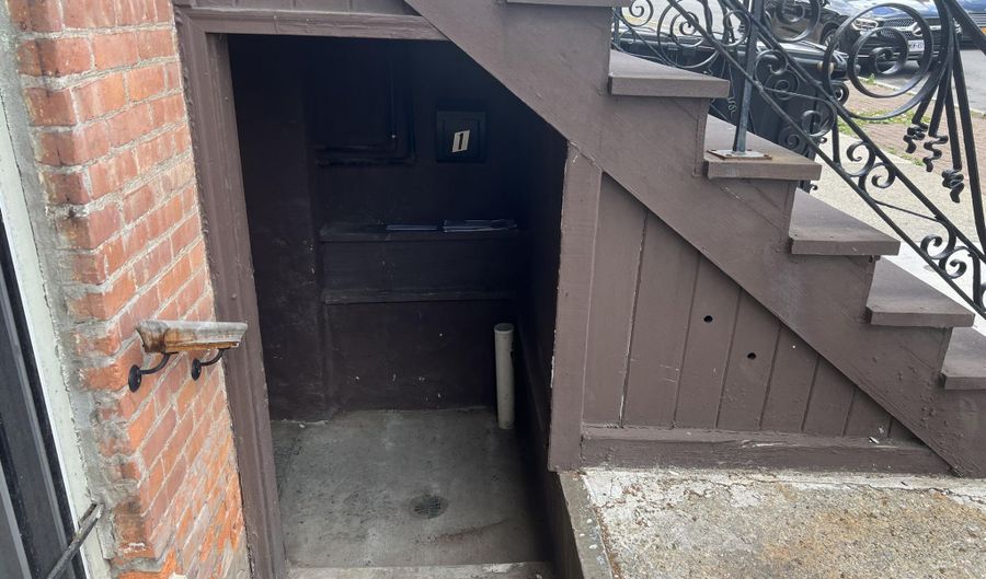 336 Clinton Ave Basement, Albany, NY 12206 - 2 Beds, 1 Bath