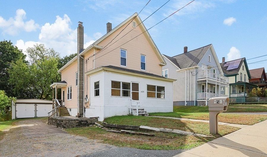 625 Gaskill St, Blackstone, MA 01504 - 4 Beds, 2 Bath