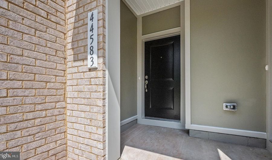 44583 STRABANE Ter, Ashburn, VA 20147 - 3 Beds, 3 Bath