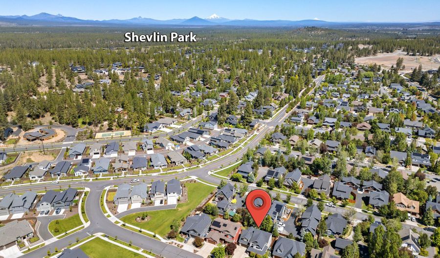 2968 NW Chianti Ln, Bend, OR 97703 - 3 Beds, 3 Bath