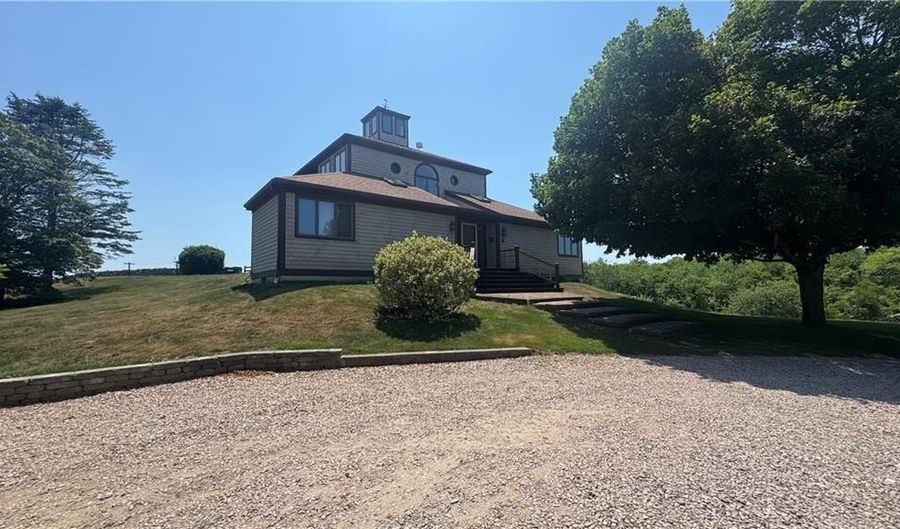 1501 Beacon Hill Rd, Block Island, RI 02807 - 2 Beds, 5 Bath