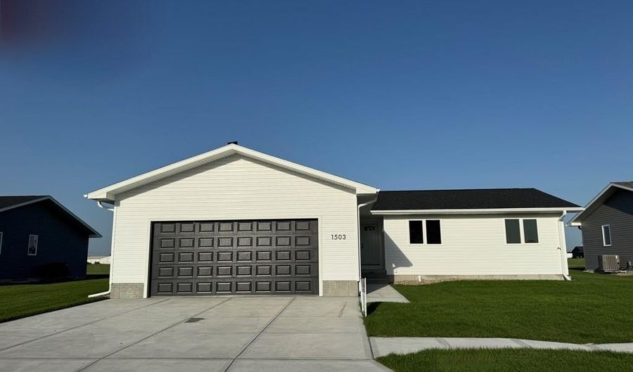 1503 Highlander Ln, Aurora, NE 68818 - 3 Beds, 2 Bath