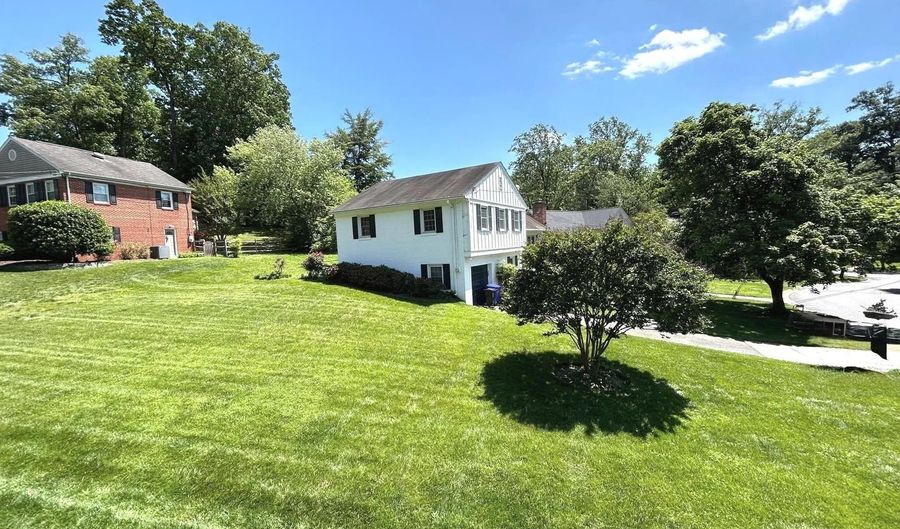7805 FULBRIGHT Ct, Bethesda, MD 20817 - 4 Beds, 3 Bath