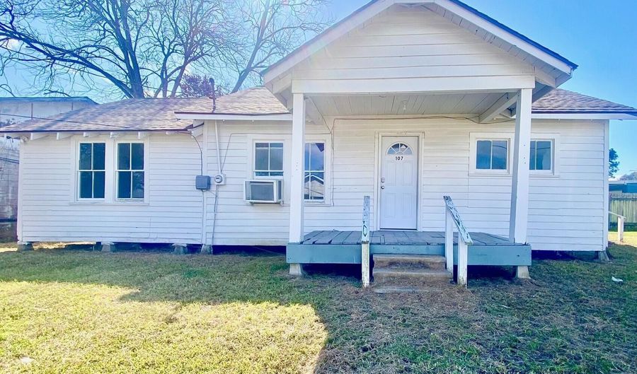 107 Murrel St, Abbeville, LA 70510 - 3 Beds, 1 Bath