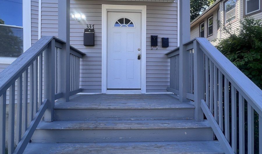 335 Ridgefield Ave, Bridgeport, CT 06610 - 3 Beds, 1 Bath