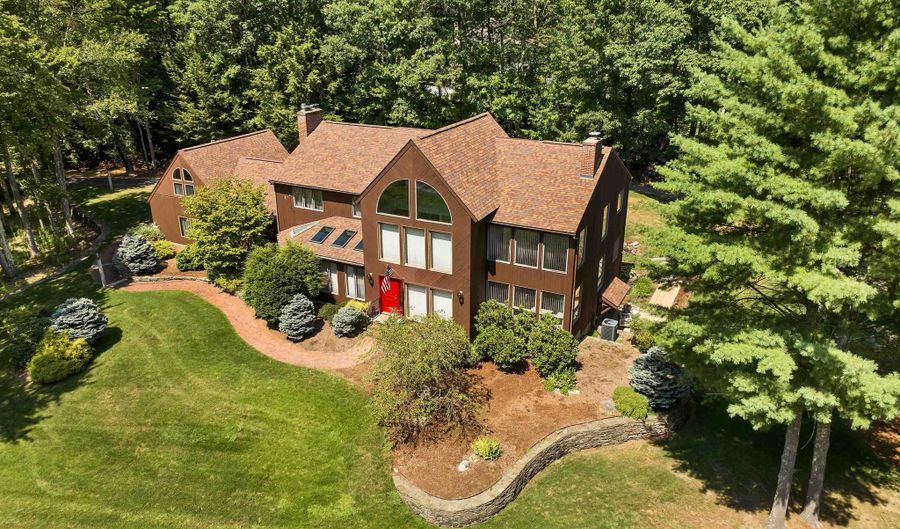82 Pilgrim Dr, Bedford, NH 03110 - 4 Beds, 4 Bath