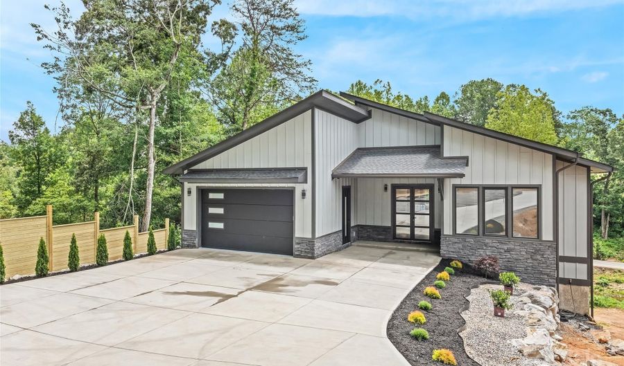 27 George Allen Rdg, Arden, NC 28704 - 3 Beds, 3 Bath