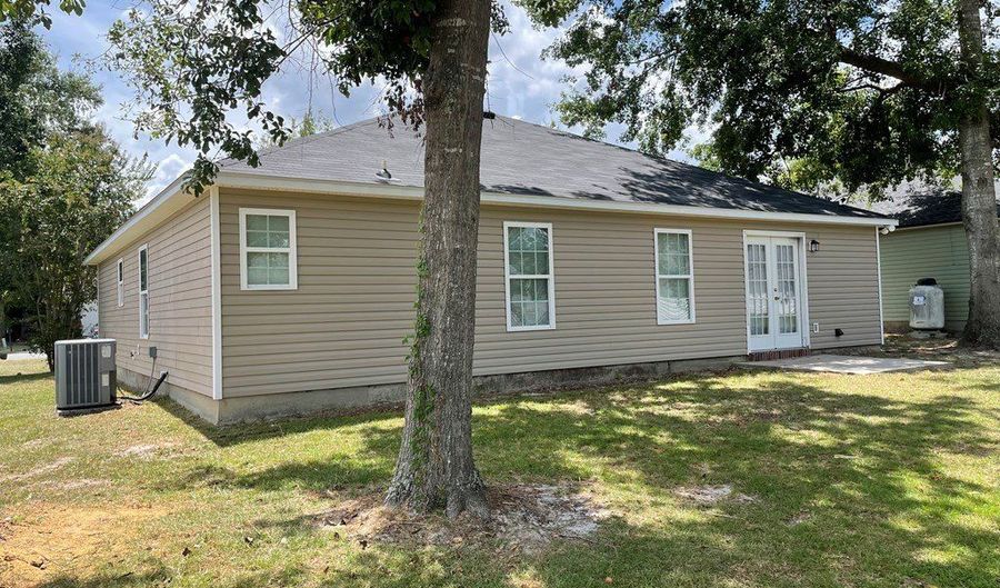 1852 Chestnut Dr, Valdosta, GA 31602 - 3 Beds, 2 Bath