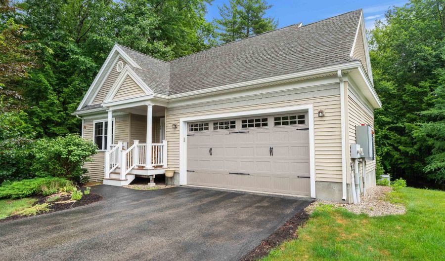 32 Birch Cir 32, Brentwood, NH 03833 - 2 Beds, 2 Bath