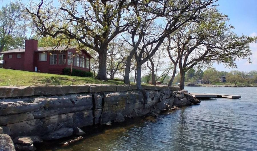 72 Lakeview Cir, Alma, KS 66401 - 2 Beds, 1 Bath