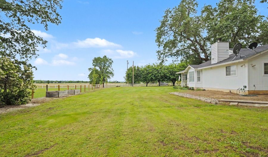 7008 Beatie Rd, Anderson, CA 96007 - 3 Beds, 2 Bath