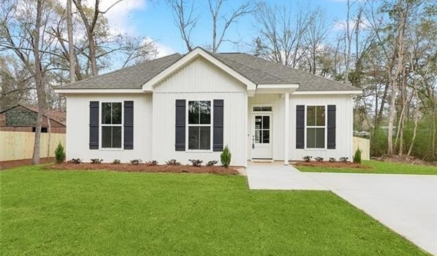 71452 GORDON Ave, Abita Springs, LA 70420 - 3 Beds, 2 Bath
