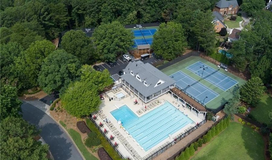 10785 Tuxford Dr, Alpharetta, GA 30022 - 5 Beds, 3 Bath