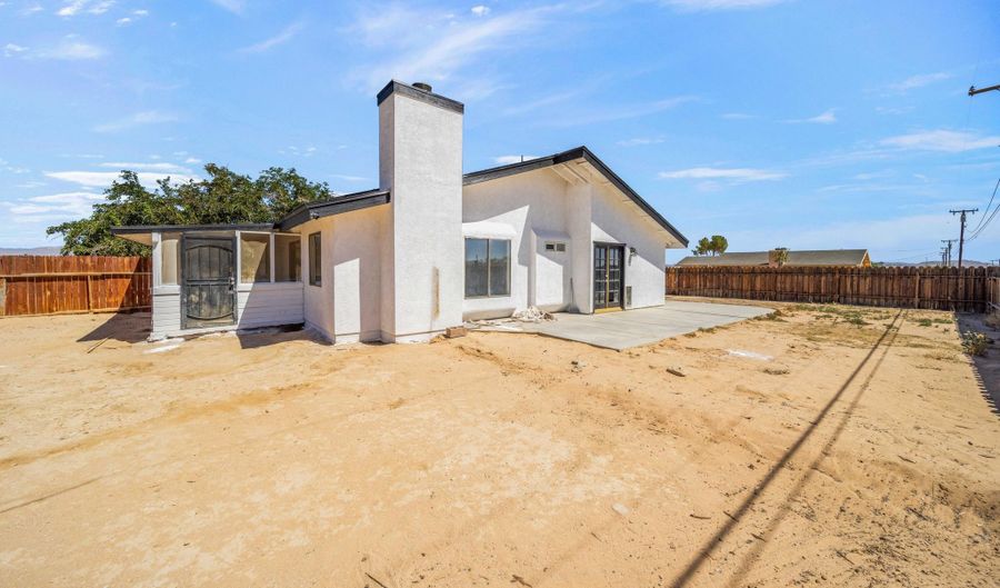 21690 Everett Dr, California City, CA 93505 - 4 Beds, 2 Bath