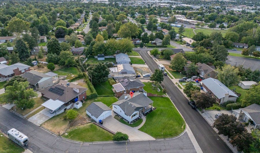 2762 S HOLBROOK, Bountiful, UT 84010 - 4 Beds, 2 Bath