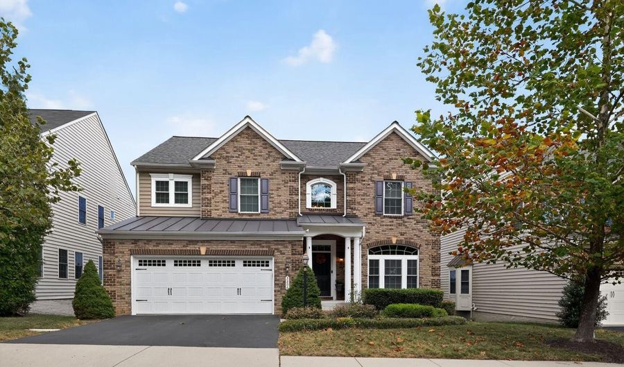 3206 HATCHER St, Alexandria, VA 22303 - 5 Beds, 5 Bath