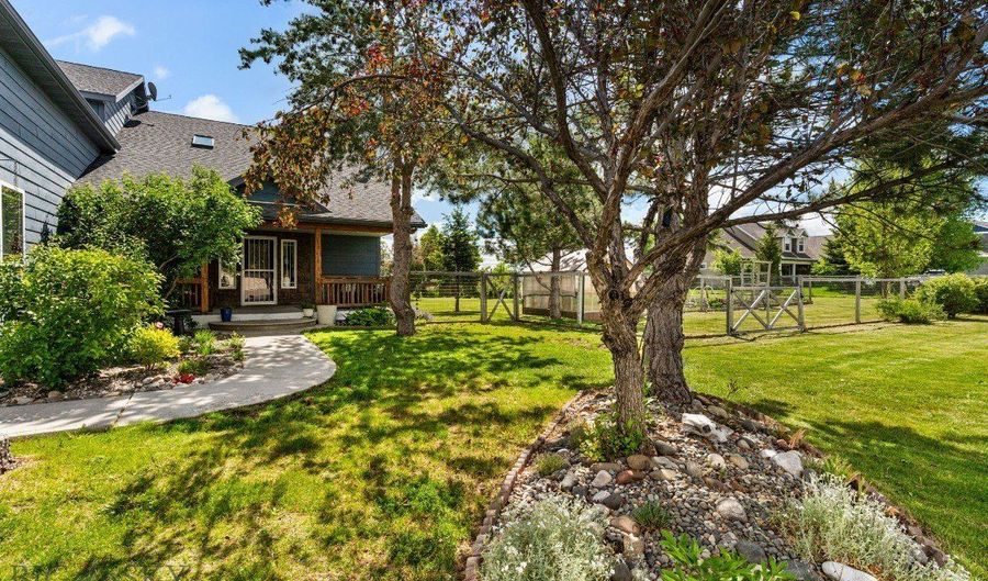 194 4 Dot Ln, Belgrade, MT 59714 - 5 Beds, 4 Bath