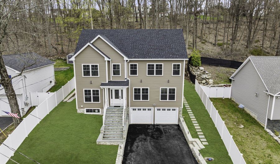 24 Hillandale Rd, Danbury, CT 06811 - 4 Beds, 3 Bath