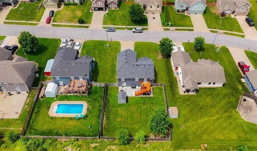 3021 N 157th St, Basehor, KS 66007 - 4 Beds, 3 Bath