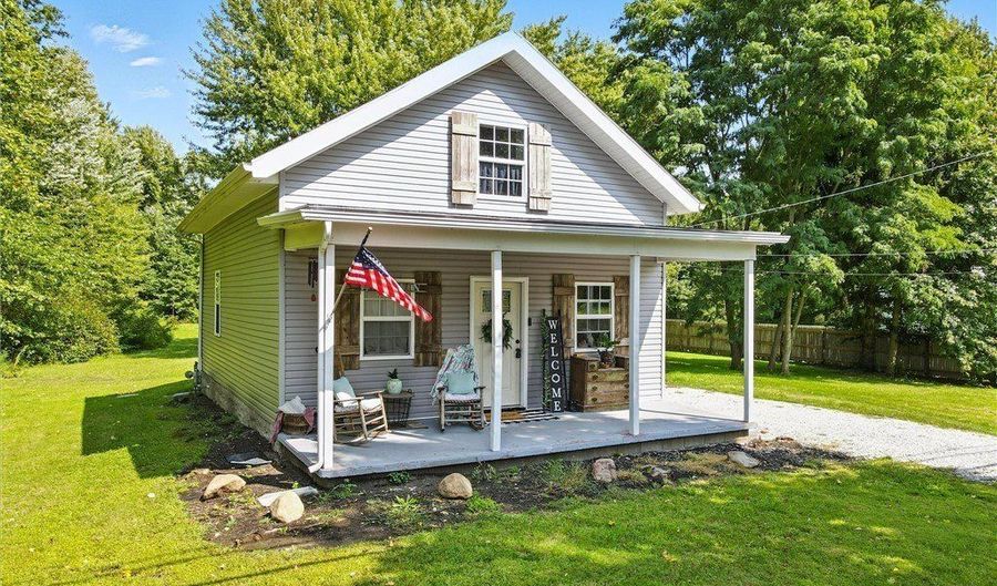 5629 New London Rd, Ashtabula, OH 44004 - 3 Beds, 2 Bath