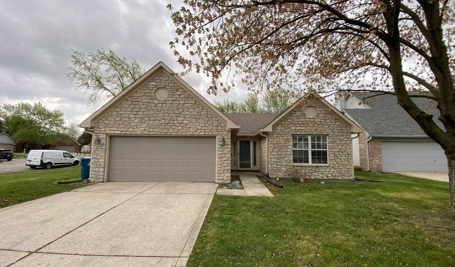 6065 Countrybrook Rd, Indianapolis, IN 46254 - 3 Beds, 2 Bath