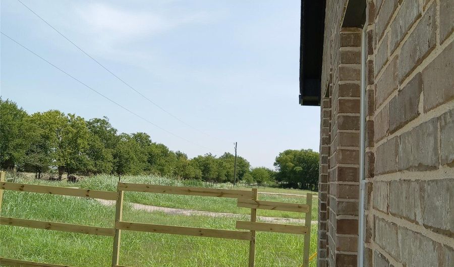 750 Section House Rd, Alba, TX 75119 - 3 Beds, 2 Bath