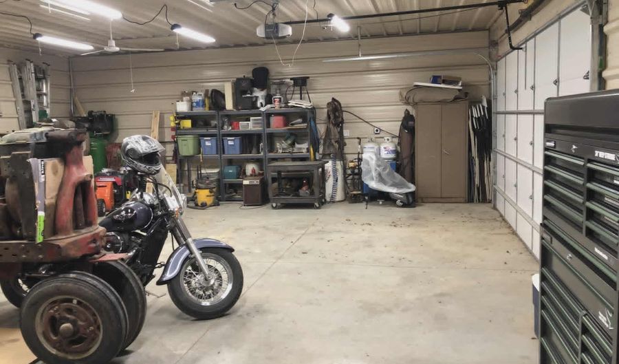 313 E 3rd St, Arthur, IA 51431 - 3 Beds, 1 Bath